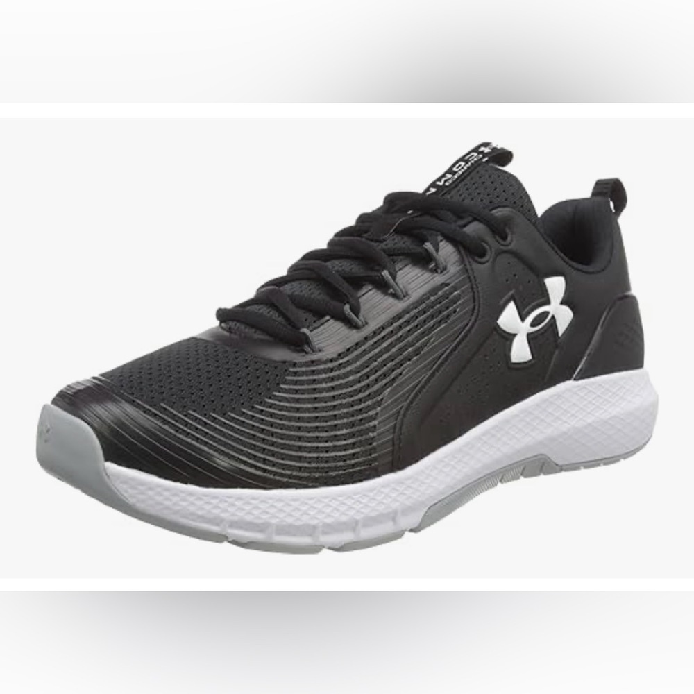 Under Armour Charged Commit. Mens 7.5.
